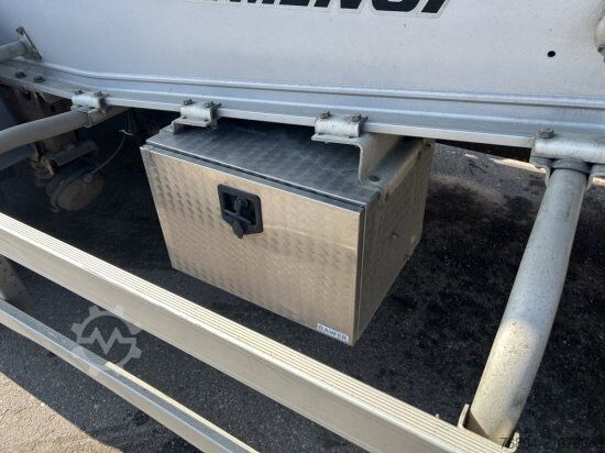 Tanker semitrailer MENCI LEBENSMITTELTANK ISOLIERT, 3 KAMMERN, 34000L LIFTACHSE,   BPW-ACHSEN,