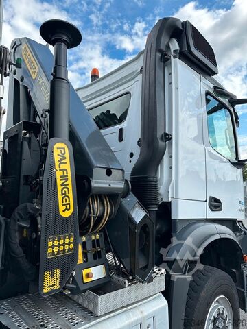 Autokran MERCEDES-BENZ Arocs 2545 Kipper/Kran/6x4-4/Lenkachse/128 tkm