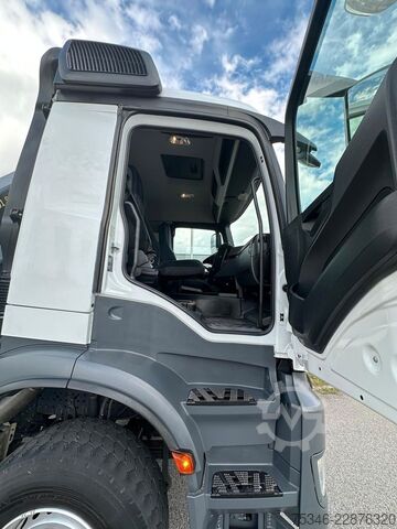 Autokran MERCEDES-BENZ Arocs 2545 Kipper/Kran/6x4-4/Lenkachse/128 tkm