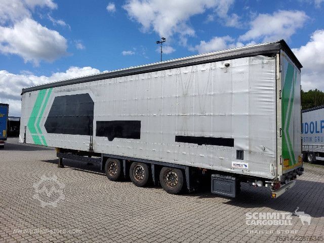 Auflieger mit Pritsche & Plane Schmitz Cargobull Curtainsider Mega Getränke