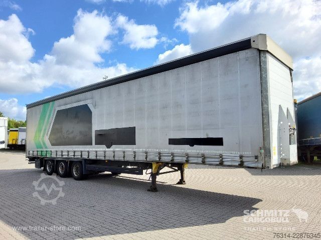 Auflieger mit Pritsche & Plane Schmitz Cargobull Curtainsider Mega Getränke