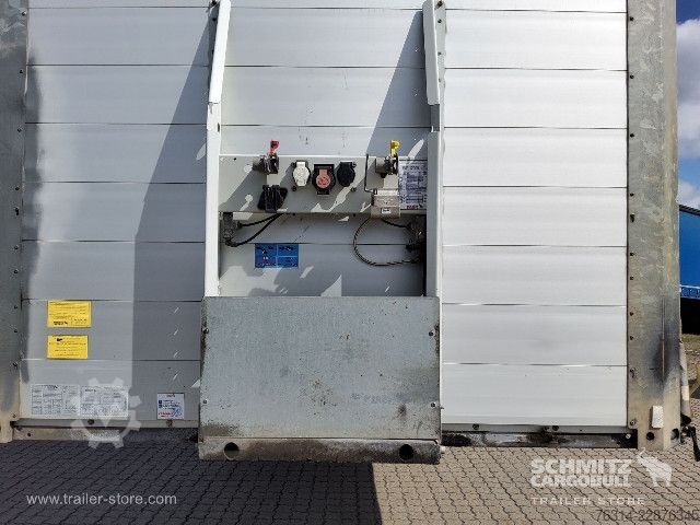 Auflieger mit Pritsche & Plane Schmitz Cargobull Curtainsider Mega Getränke