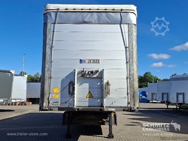 Auflieger mit Pritsche & Plane Schmitz Cargobull Curtainsider Standard Getränke