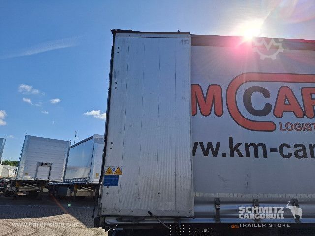 Auflieger mit Pritsche & Plane Schmitz Cargobull Curtainsider Standard Getränke