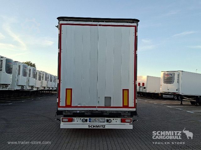 Auflieger mit Pritsche & Plane Schmitz Cargobull Curtainsider Mega Getränke