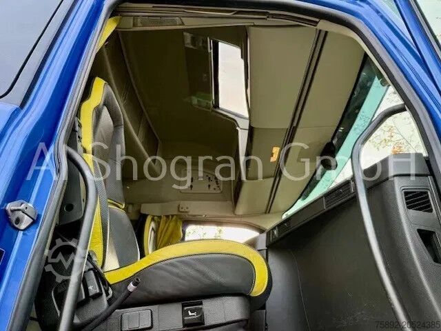 Timber transporter Volvo FH 16.750 8x2 / Loglift BF118S / Eu6