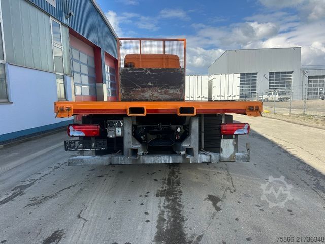Flatbed truck MAN 26.430 TGS BL 6x2 Platteau - Mitnahmestapler
