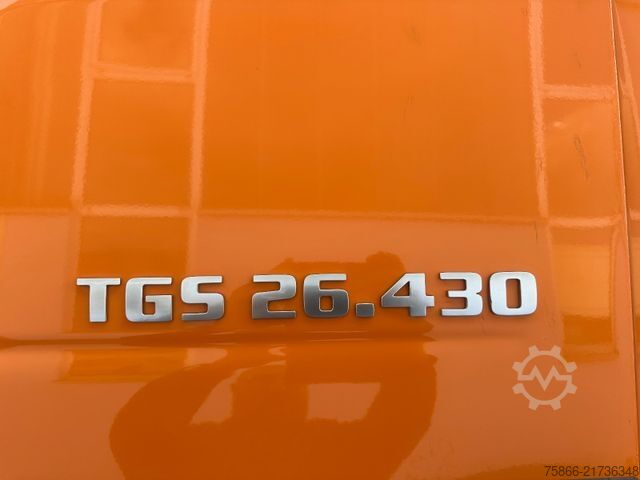 Flatbed truck MAN 26.430 TGS BL 6x2 Platteau - Mitnahmestapler
