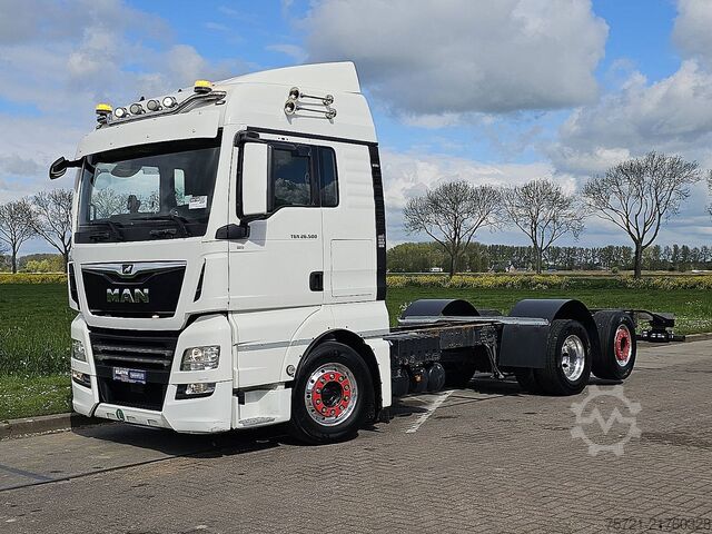 Chassis with cab MAN 26.500 TGX 6x2*4
