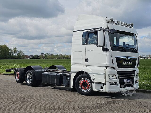 Chassis with cab MAN 26.500 TGX 6x2*4
