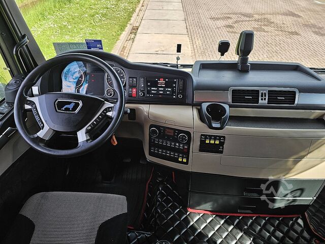 Chassis with cab MAN 26.500 TGX 6x2*4