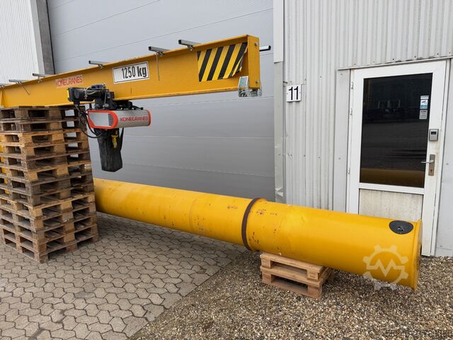 Pillar slewing crane 7.5 x 5 m, 1250 kg. Konecranes Säulenschwenkkran 7,5 x 5 m. 1250 kg.