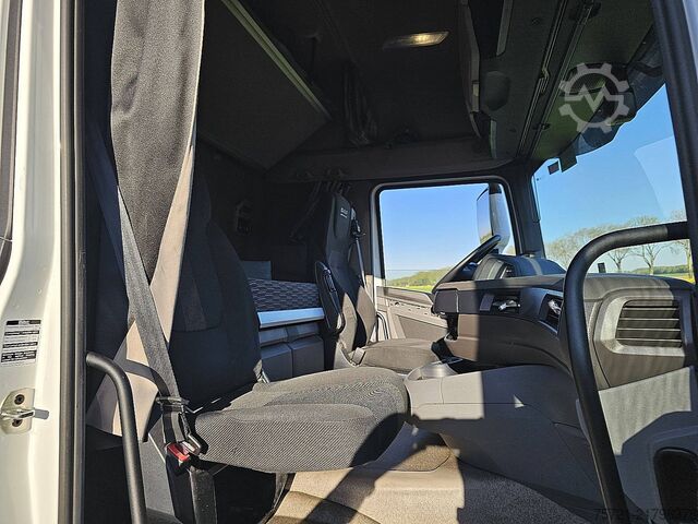 Standard-SZM DAF XF 530 NGD