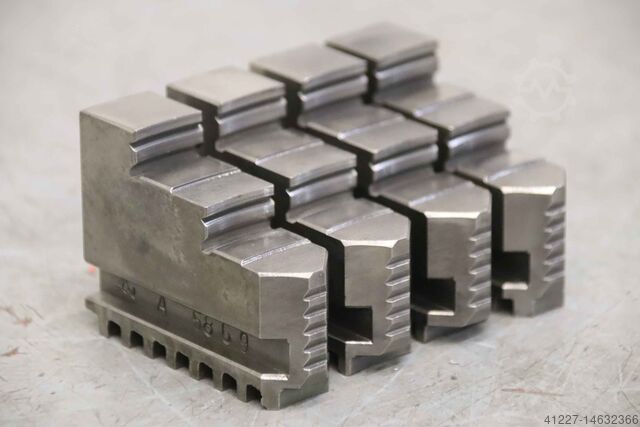 Interchangeable jaws four-jaw chuck unbekannt Breite 20 mm