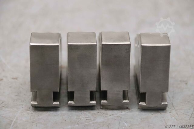 Interchangeable jaws four-jaw chuck unbekannt Breite 20 mm