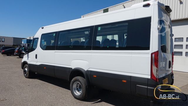 Motor coach IVECO NEU Daily 65C18 24 Sitze
