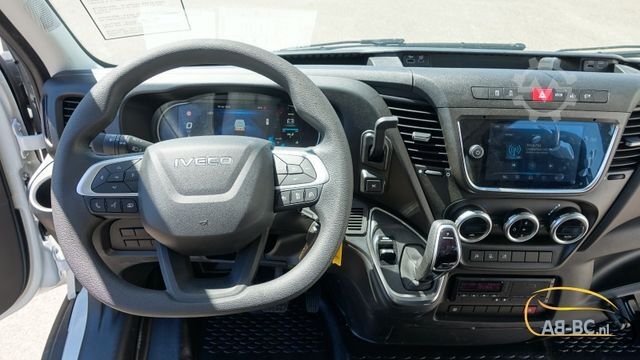 Motor coach IVECO NEU Daily 65C18 24 Sitze