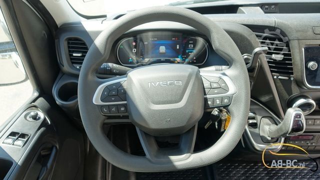 Motor coach IVECO NEU Daily 65C18 24 Sitze