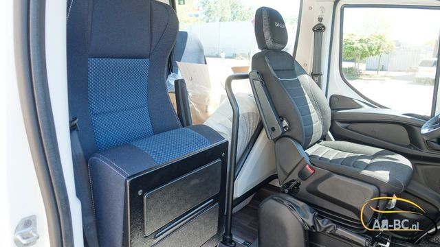 Motor coach IVECO NEU Daily 65C18 24 Sitze