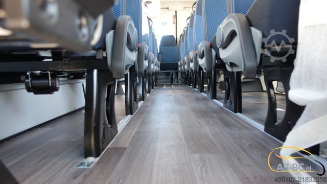 Motor coach IVECO NEU Daily 65C18 24 Sitze