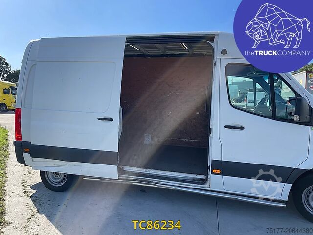 Box van Mercedes-Benz E-SPRINTER L2H2 41kWh