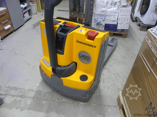 Pallet stacker Jungheinrich