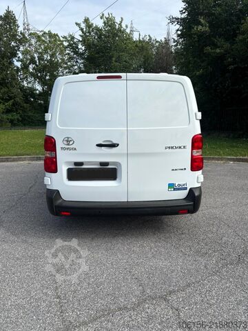 Electric refrigerated insulated van Toyota Proace