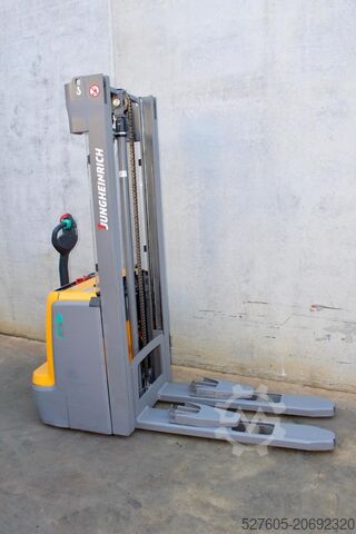 Stacker Jungheinrich EJC 212 320 ZT LI-ION