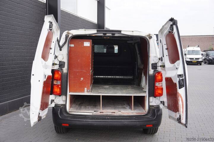 Delivery van Peugeot Expert 1.5 BlueHDI L2 EURO 6 - Airco - Navi - C...
