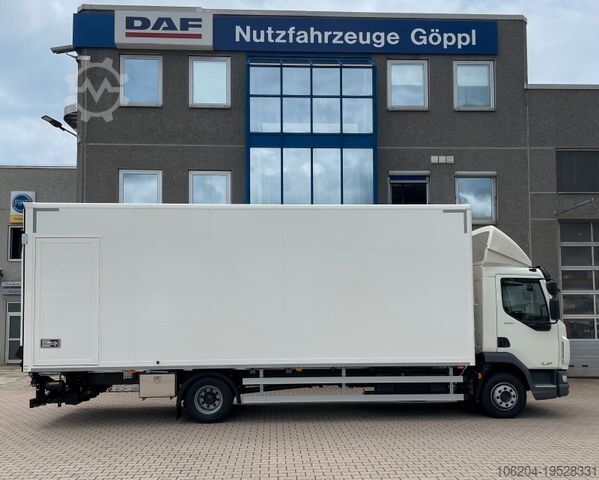 Box truck DAF LF230 DC 12t Möbelkoffer Filz Tür LBW1500 AHK