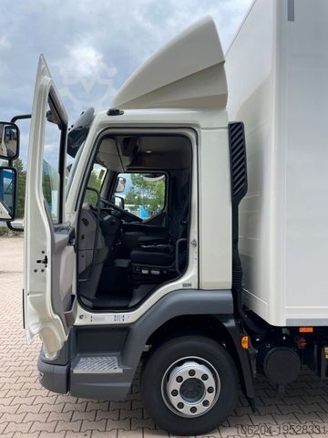 Box truck DAF LF230 DC 12t Möbelkoffer Filz Tür LBW1500 AHK
