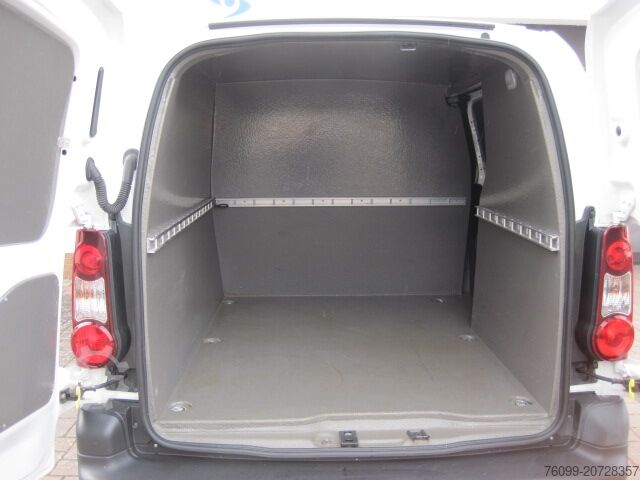 Sonderausbau-Transporter Peugeot Partner HDI Hygieneausbau 3-Sitzer M+S