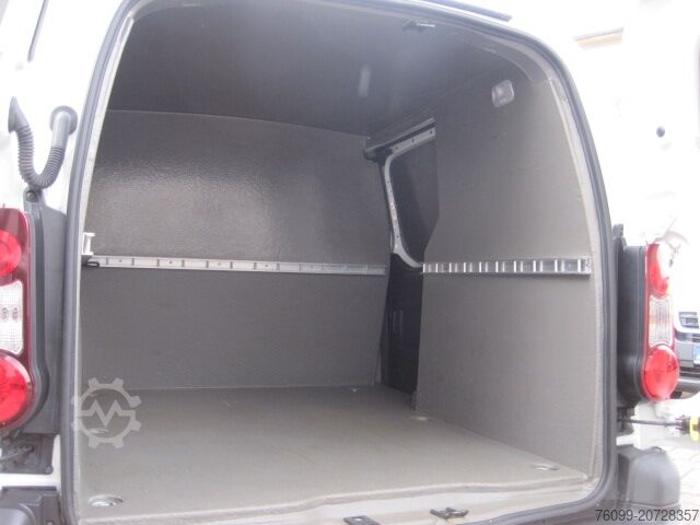 Sonderausbau-Transporter Peugeot Partner HDI Hygieneausbau 3-Sitzer M+S