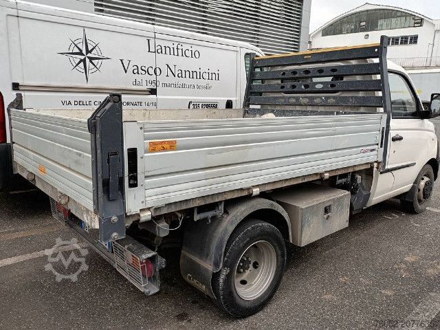 Transporter mit Kipper Piaggio Porter NP6