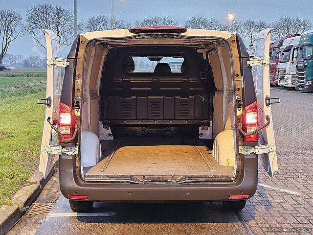 Hochdachkombi MERCEDES-BENZ VITO 116 L3 XL Automaat Navi!