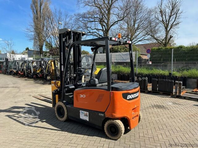 Elektro 4 Rad-Stapler Doosan B30X-7