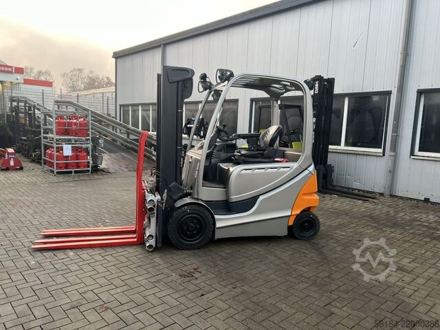 Electric 4-wheel forklift Still RX60-30