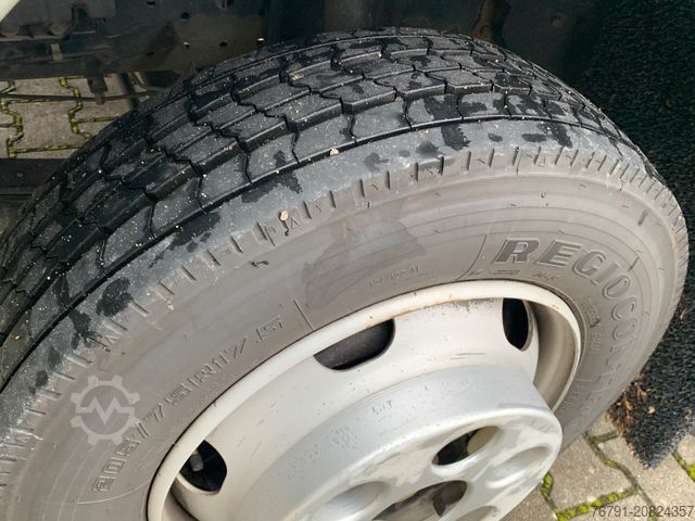 LKW mit Pritsche & Plane MITSUBISHI FUSO Canter 9C18_Autom_Klima_ Schiebeplane_EURO6