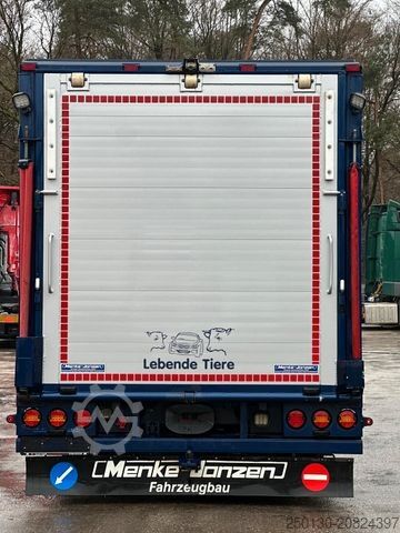 Viehtransporter LKW MERCEDES-BENZ Atego 1222L 4x2 BL 1.Stock Menke Viehwagen