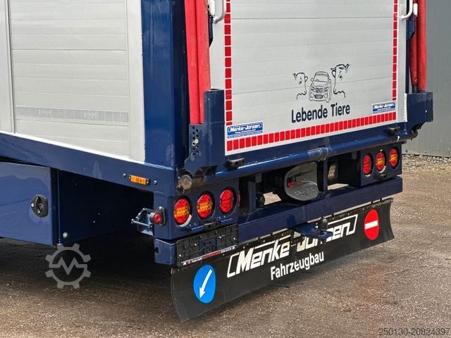 Viehtransporter LKW MERCEDES-BENZ Atego 1222L 4x2 BL 1.Stock Menke Viehwagen