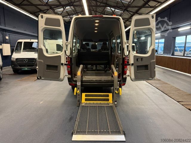 Kleinbus VOLKSWAGEN Crafter L2H2 Klima 8 Sitze + Rollstuhl AMF Bruns