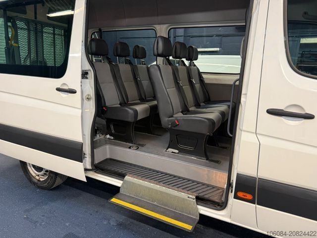 Kleinbus VOLKSWAGEN Crafter L2H2 Klima 8 Sitze + Rollstuhl AMF Bruns