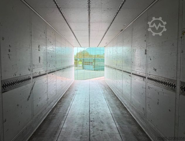 Reefer semitrailer SCHMITZ CARGOBULL SCB*S3B THERMO KING SLXe 300 DHOLLANDIA TAIL LIF
