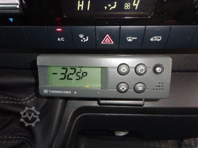 Refrigerator body van MERCEDES-BENZ Sprinter III 317 CDI Kühlkoffer