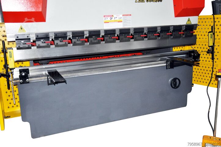 Hydraulic CNC Servo Press Brake MTP 160x Metal Technics Polska MTP-3212 CNC 160x3200