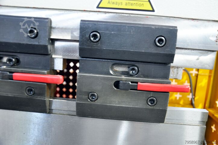 Hydraulic CNC Servo Press Brake MTP 160x Metal Technics Polska MTP-3212 CNC 160x3200