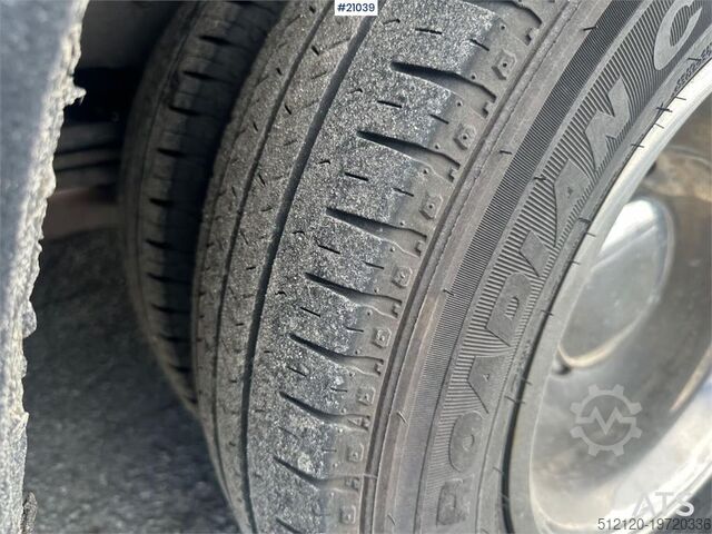 Kleinbus Mercedes-Benz Sprinter 519 minibus 16+1 seats w/ 2 sets of tires