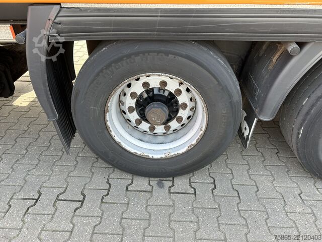 Kühl-/Tiefkühltransport Krone / SOR Iberica-S3E / Carrier Vector 1550 Reefer ...