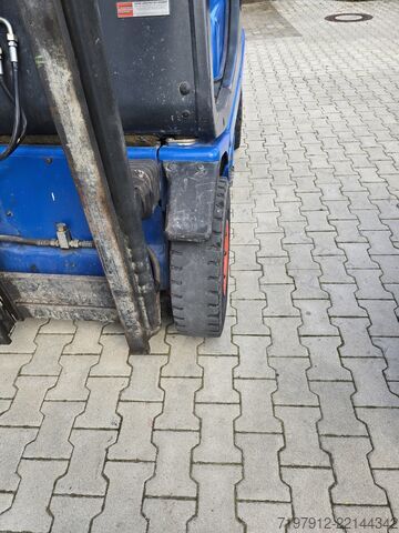 Gabelstapler Linde H25 T-02