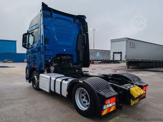 Volume tractor unit FORD F-MAX 500 mega